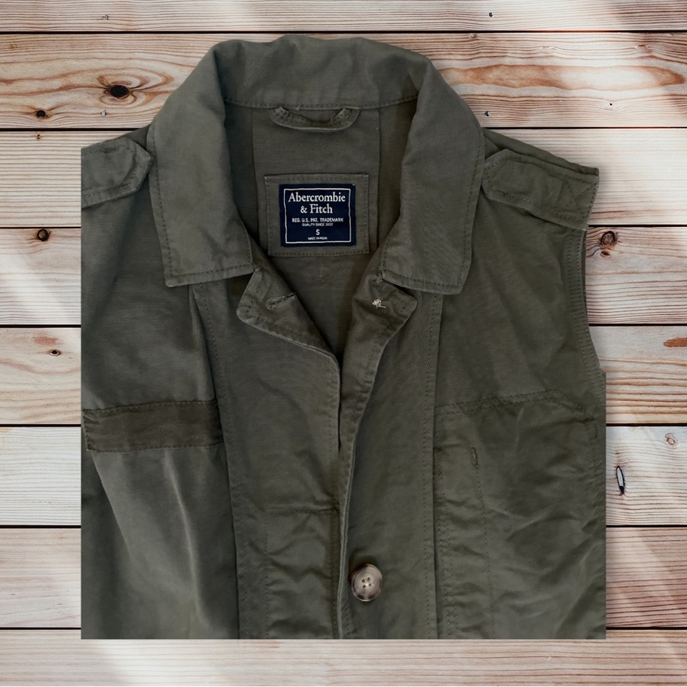 LIKE NEW! Abercrombie & Fitch Utility/Military Style Vest! - Picture 3 of 5